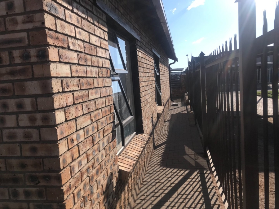 3 Bedroom Property for Sale in Mandela View Free State